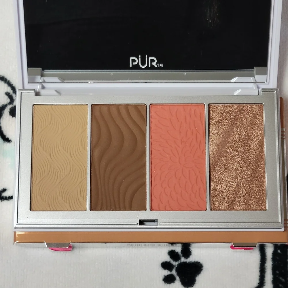 NIB Pür 4-in-1 Skin-Perfecting Powders Face Palette - Medium-Tan
